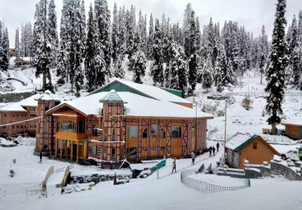 Chandigarh to Jammu, Srinagar, Gulmarg, Sonmarg & Pahalgam – 9-Day Grand Tour