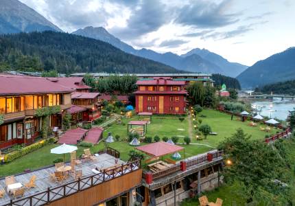 Chandigarh to Jammu, Srinagar, Gulmarg, Pahalgam & Amritsar – 6-Day Adventure